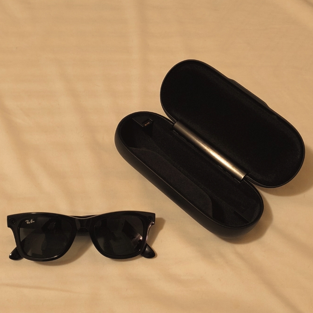 Wayfarer Ray Ban Stories Smart glasses